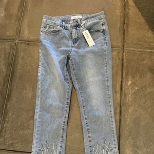Tribal Audrey cropped jeans with embroidery and sequins in vintage blue